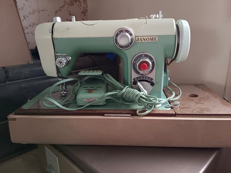 ขายจักรเย้บผ้า  janome  vintage รูปที่ 2