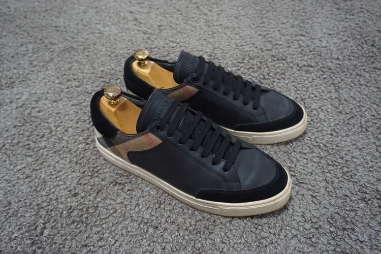 BURBERRY Sneakers Size 40