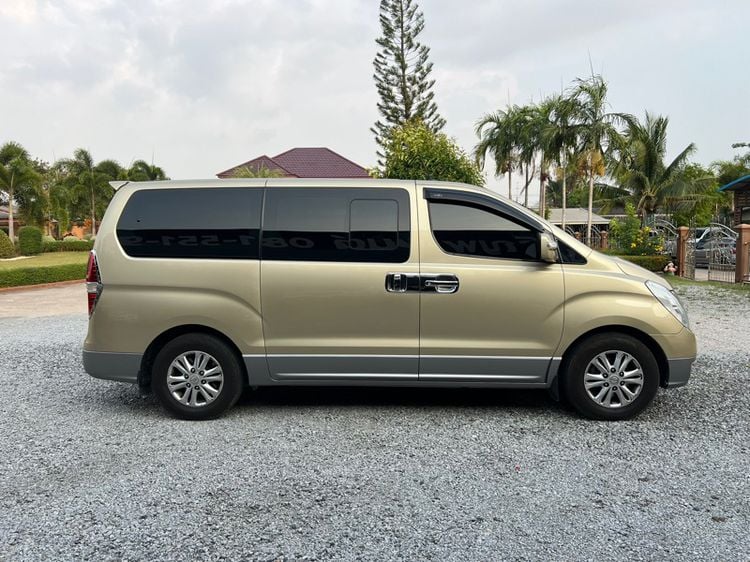 Hyundai H-1  2012 2.5 Deluxe Van ดีเซล ไม่ติดแก๊ส เกียร์อัตโนมัติ บรอนซ์ทอง
