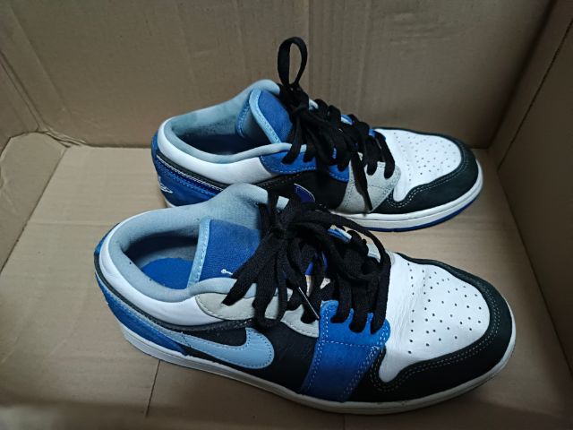 Nike Air Jordan 1 Low สีดำ สีน้ำเงิน สีขาว ไซส์40