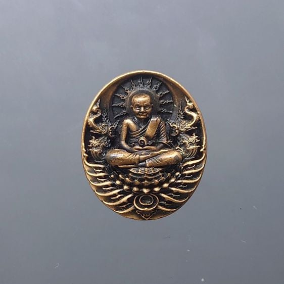 เหรียญหลวงปู่ทวด รุ่น  อภิเมตตา มหาโพธิสัตว์  พิมพ์จิ๋ว เนื้อทองระฆัง ควบคุมออกแบบโดย อ.เฉลิมชัย พ.ศ.2558 พร้อมกล่อง