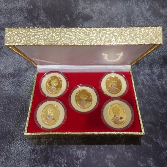เหรียญพระพุทธปัญจภาคี หลัง รัชกาลที่9 เนื้อทองแดง สามกษัตริย์ พิมพ์ใหญ่ พ.ศ.2539 พร้อมกล่องครบชุด