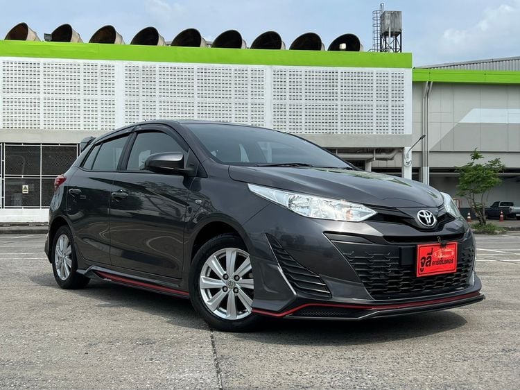 Toyota Yaris 2018 1.2 J Sedan เบนซิน ไม่ติดแก๊ส เกียร์อัตโนมัติ เทา รูปที่ 3