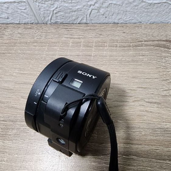 กล้อง โซนี่ Sony DSC-QX10 แบบเหน็บกับมือถือ ซูเลนส์(Optical Zoom)​ 10 เท่า Sony Lens G โหลดแอป sony เชื่อมต่อกับมือถือ ใช้งาน