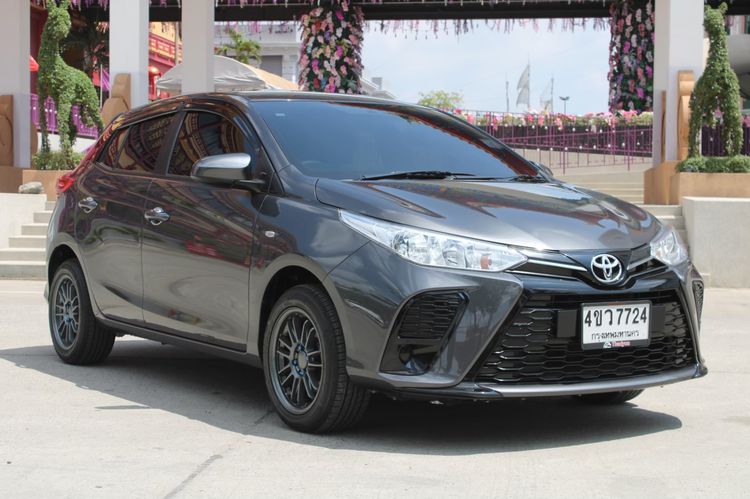Toyota Yaris 2022 1.2 Entry Sedan เบนซิน ไม่ติดแก๊ส เกียร์อัตโนมัติ เทา รูปที่ 2