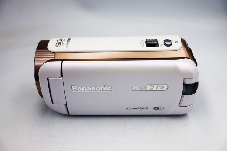 กล้องวิดีโอ Panasonic HC-W580M Pink Gold เพลิดเพลินกับการเก็บบันทึกภาพความทรงจำมากขึ้นด้วยระบบกล้องถ่ายภาพคู่ (Twin Camera) กับการซูมอัจฉริย