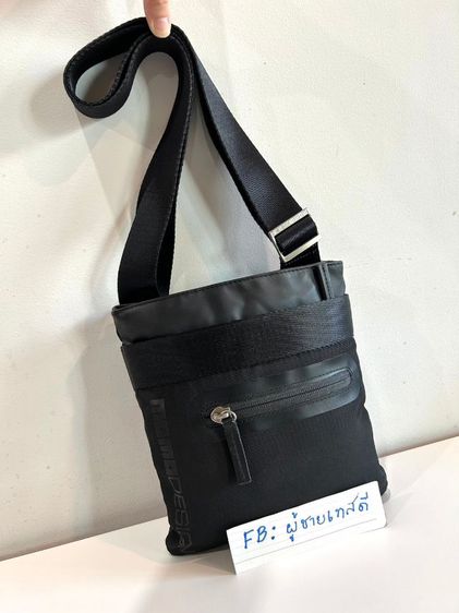 กระเป๋า​สะพาย​ Momodesign.สีดำ​ สภาพดี​ แข็งแรง​