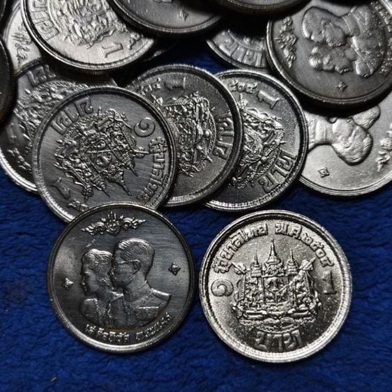 เหรียญไทย เหรียญ 1บาท ปี 2504 เสด็จนิวัติพระนคร ตัวติดหายาก