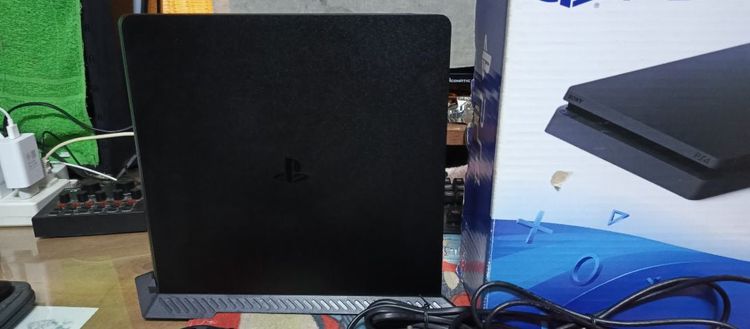 Sony เครื่องเกมส์โซนี่ เพลย์สเตชั่น PS4 (Playstation 4) เชื่อมต่อไร้สายได้ ps4 slim 