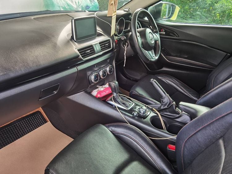 Mazda Mazda3 2015 2.0 C Sedan เบนซิน ไม่ติดแก๊ส เทา รูปที่ 4