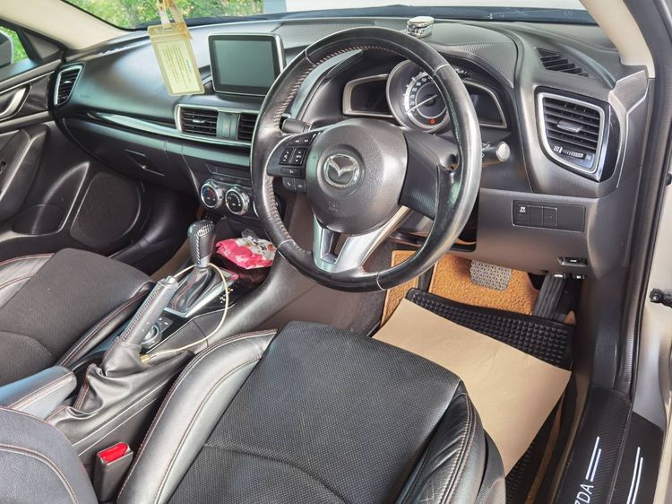 Mazda Mazda3 2015 2.0 C Sedan เบนซิน ไม่ติดแก๊ส เทา รูปที่ 2