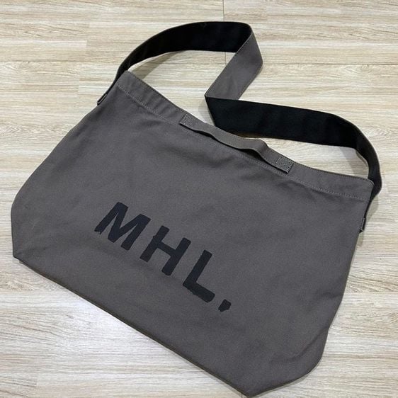 กระเป๋า MHL.