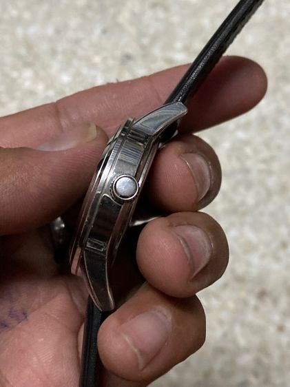 นาฬิกายี่ห้อ DKNY  ของแท้มือสอง สแตนเลสสายหนังเปลี่ยนใหม่  900฿ รูปที่ 5