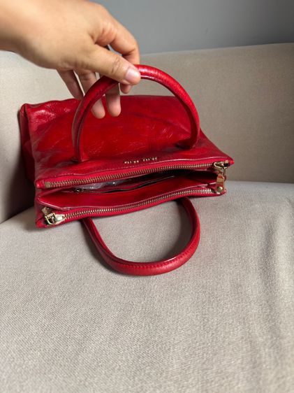 กระเป๋า Miu Miu ของแท้ สีแดงส้ม รูปที่ 6