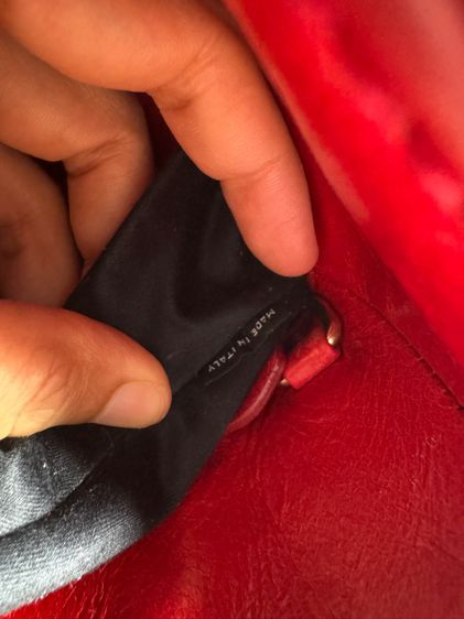 กระเป๋า Miu Miu ของแท้ สีแดงส้ม รูปที่ 13