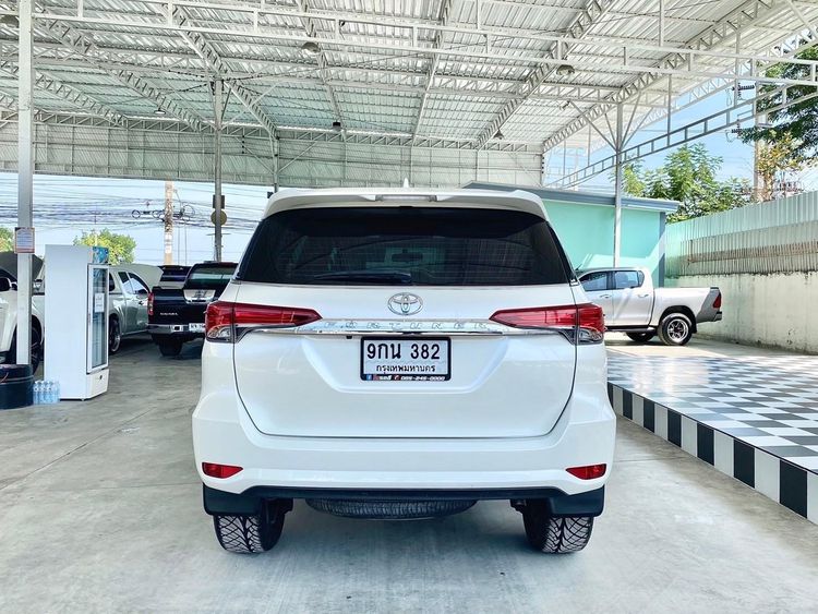 Toyota Fortuner 2019 2.4 V Utility-car ดีเซล ไม่ติดแก๊ส เกียร์อัตโนมัติ ขาว รูปที่ 4