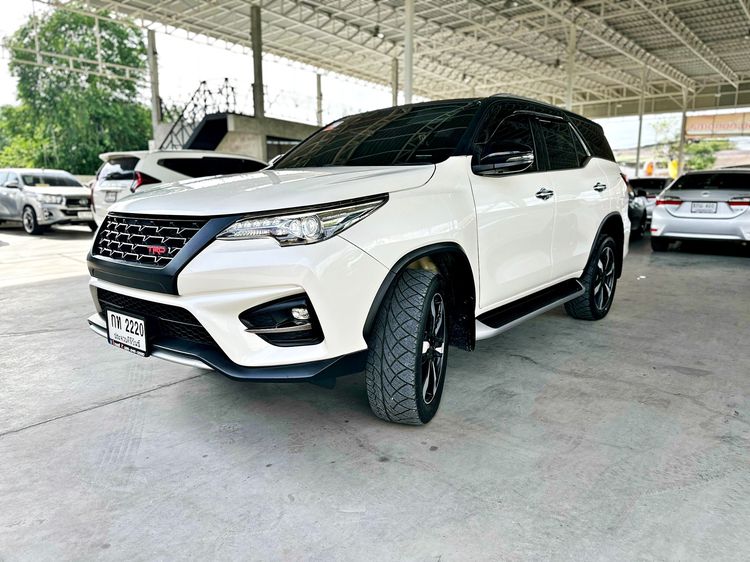 Toyota Fortuner 2018 2.8 TRD Sportivo Utility-car ดีเซล ไม่ติดแก๊ส เกียร์อัตโนมัติ ขาว รูปที่ 1