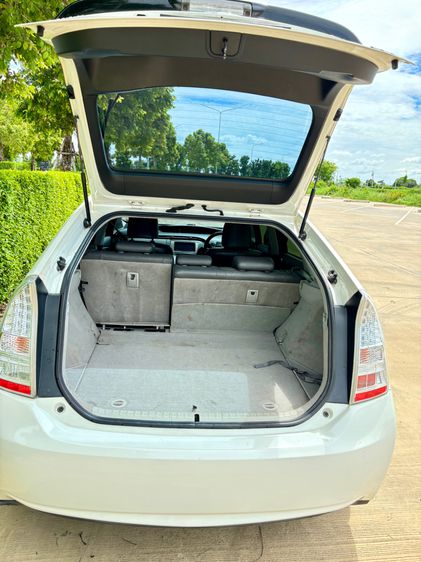 Toyota Prius 2011 1.8 Hybrid Sedan ไฮบริด ไม่ติดแก๊ส เกียร์อัตโนมัติ ขาว รูปที่ 4