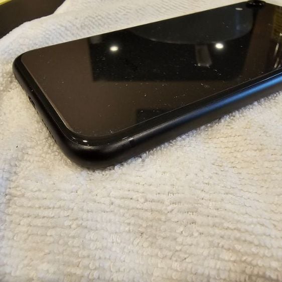 iphone XR​ 64​Gb ไม่มีรอย ไม่มีกล่อง หน้าจอสวยไม่แตก สภาพมือ 1 ออกจาก icould ได้