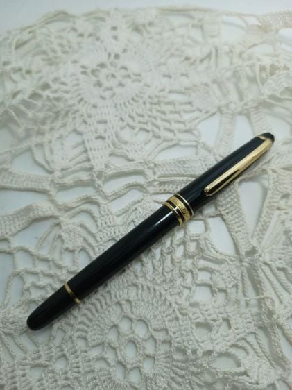 ปากกาMontblanc Meisterstuck 144 Black Small มือสอง 
  ใ
