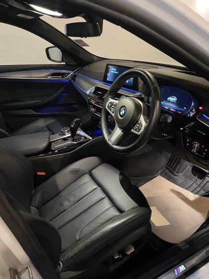 BMW Series 5 2018 530e Sedan เบนซิน ไม่ติดแก๊ส เกียร์อัตโนมัติ ขาว รูปที่ 3