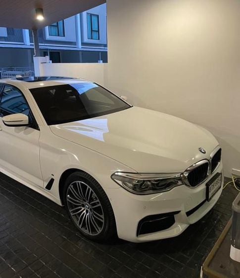 BMW Series 5 2018 530e Sedan เบนซิน ไม่ติดแก๊ส เกียร์อัตโนมัติ ขาว รูปที่ 2