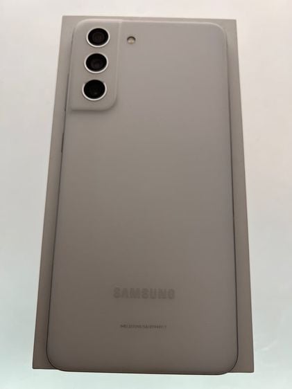 ขาย Samsung s21fe 5g สีขาว สภาพสวย จอสวย แบตเยอะ กล้องเทพ สเปกดี แรม8 รอม128 ใช้งานดี ปกติทุกอย่าง อุปกรณ์ครบ 