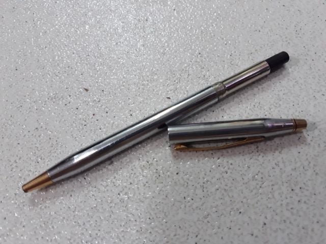 ปากกา cross