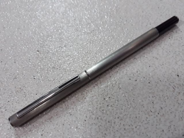 ปากกา zebra