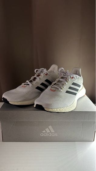 รองเท้าวิ่ง ผู้ชาย ขาว รองเท้าผ้าใบ Adidas Pureboost 21 