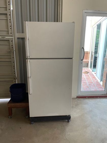 ตู้เย็น GE รุ่นเก่าขนาดใหญ่