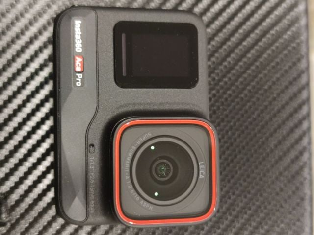 ขายกล้อง insta 360 ace pro พร้อมอุปกรณ์ ใช้ครั้งเดียว