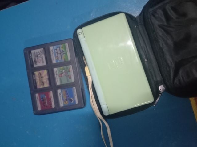 เกมส์นินเทนโด และอุปกรณ์ ขายเกม Nintendo DS Lite ใช้งานได้ปกติ