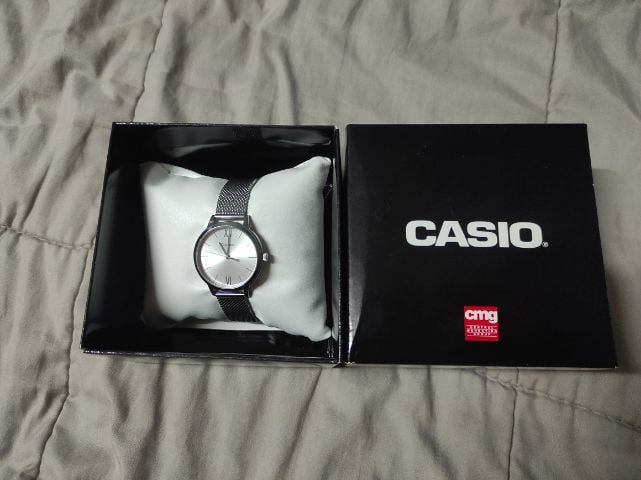 Casio เงิน นาฬิกาผู้หญิงคาสิโอ