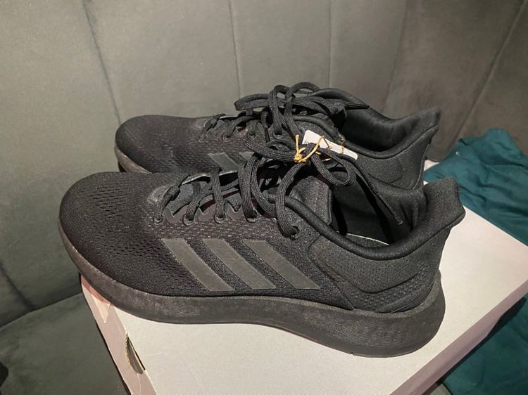 Adidas รองเท้าผ้าใบ อื่นๆ UK 9 | EU 43 1/3 | US 9.5 ดำ รองเท้าวิ่งผู้ชาย