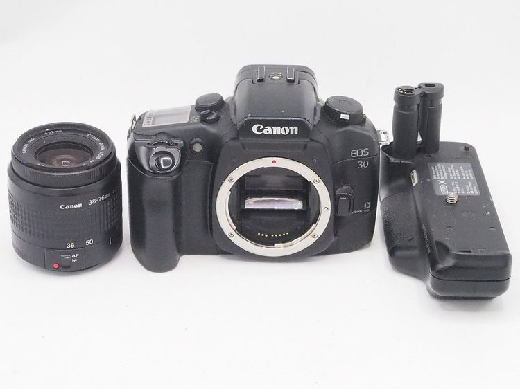 ขายกล้องฟิลม์ รุ่นยอดนิยมในอดีต CANON EOS 30 D EYE CONTRO เลือกจุดโฟกัสด้วยสายตาได้ 7 จุด ซ้าย-ขวาขึ้นลง มาพร้อมเลนส์ CANON 38-76 และ BATTER