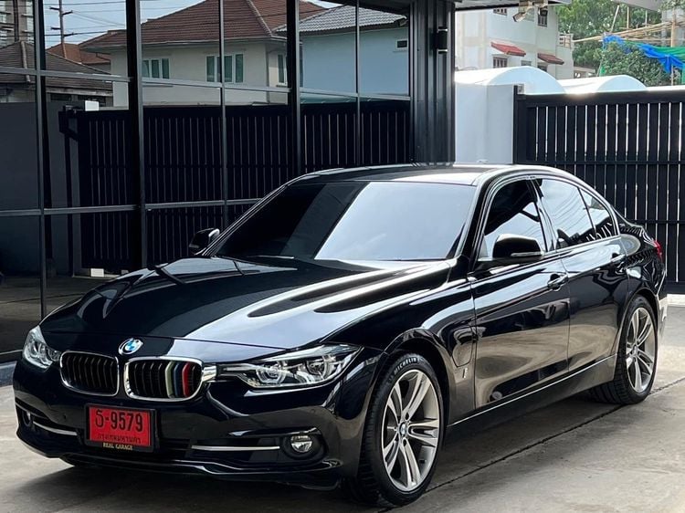 BMW Series 3 2019 330e Sedan ปลั๊กอินไฮบริด (PHEV) ไม่ติดแก๊ส เกียร์อัตโนมัติ ดำ รูปที่ 1