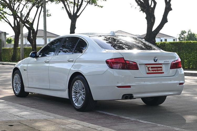 BMW Series 5 2015 520i Sedan เบนซิน เกียร์อัตโนมัติ ขาว รูปที่ 3