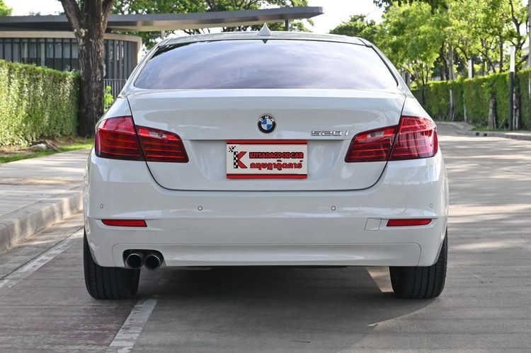 BMW Series 5 2015 520i Sedan เบนซิน เกียร์อัตโนมัติ ขาว รูปที่ 4