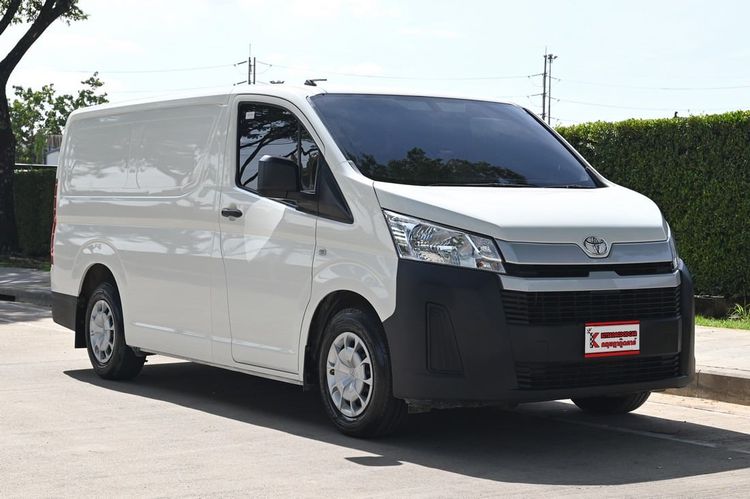 Toyota Commuter 2020 2.8 Van ดีเซล เกียร์ธรรมดา ขาว