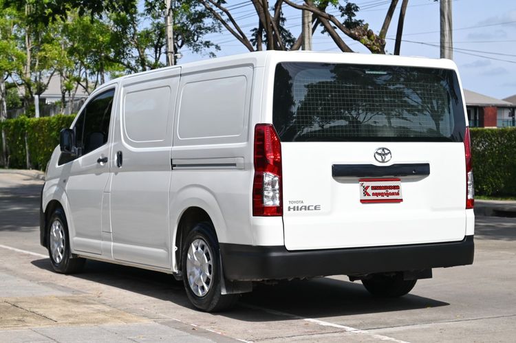 Toyota Commuter 2020 2.8 Van ดีเซล เกียร์ธรรมดา ขาว รูปที่ 3