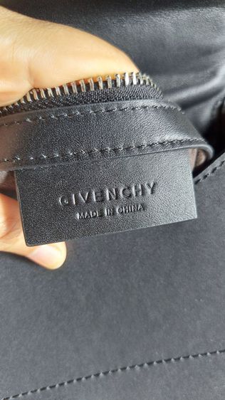 กระเป๋า Givenchy ของแท้ ทรงกล่อง รูปที่ 4