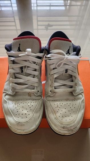 รองเท้าผ้าใบ หนังแท้ UK 7.5 | EU 41 1/3 | US 8 ขาว ขายร้องเท้า Nike jordan 