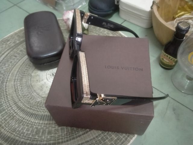 Louis Vuitton แว่นตากันแดด แว่นหลุยส์มือสองของแท้