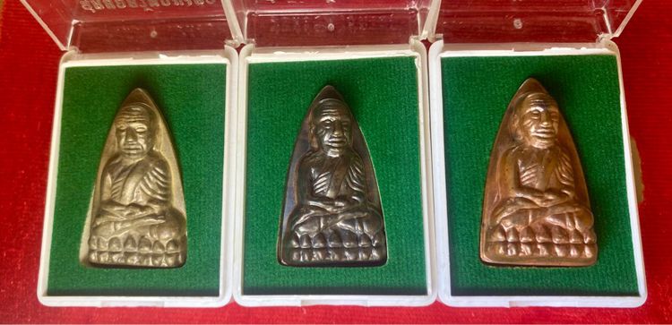 ชุดกรรมการเล็ก เหรียญปั๊มหลวงปู่ทวดหลังพ่อท่านเขียว รูปที่ 3