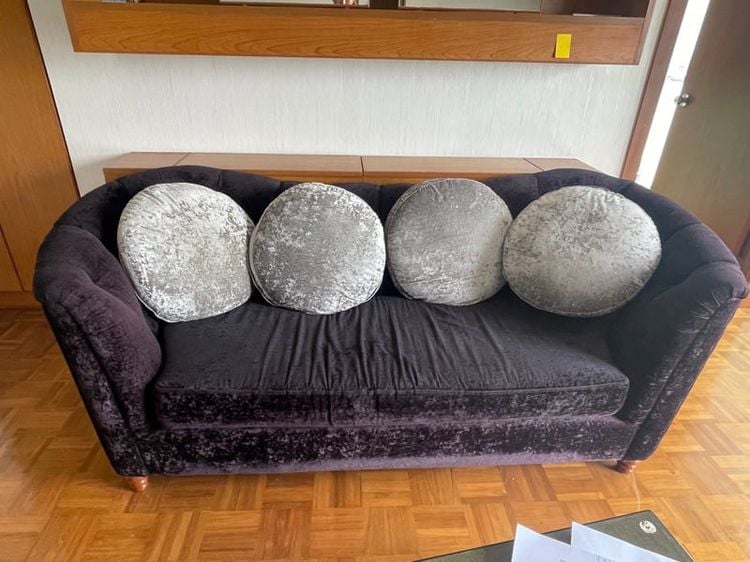 Sofa สีดำ ทรงโบราณ