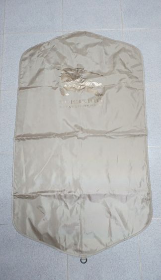 ผ้า ไม่ระบุ ถุงใส่เสื้อสูท  คลุมกันฝุ่น  Authentic Burberry Travel Garment Bag