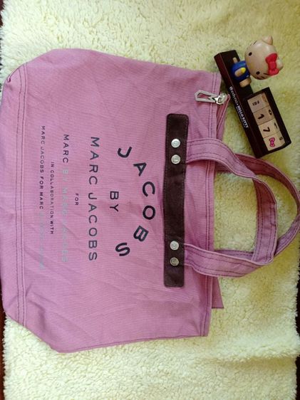 กระเป๋าสะพายไหล่ผ้าสีชมพู Marc Jacobs