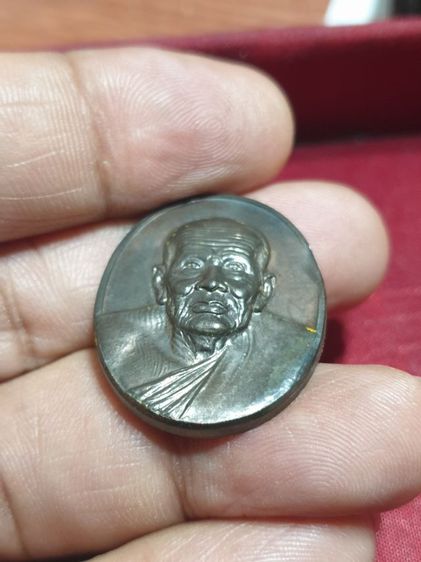 เหรียญหลวงปู่ทวด รุ่นที่ระลึกสร้างพระตำหนักปากพนัง ร.๙(สร้างบ้านให้พ่อ) เนื้อนวะโลหะ พิมพ์

ใหญ่ พระมีตำหนิ แต่หน้าหลวงพ่อยังสวย รูปที่ 9