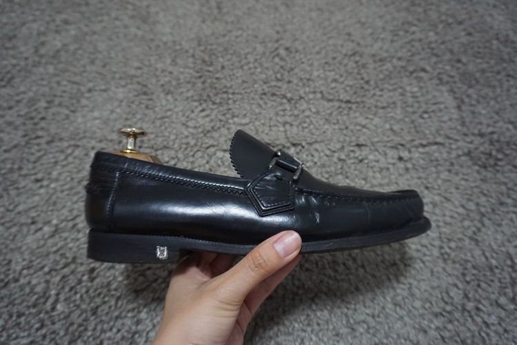 LOUIS VUITTON LOAFER Size 5